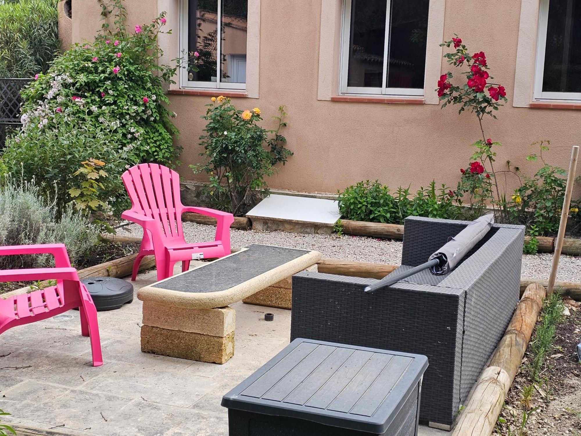 Appartement A La Bastidonne Exterior photo